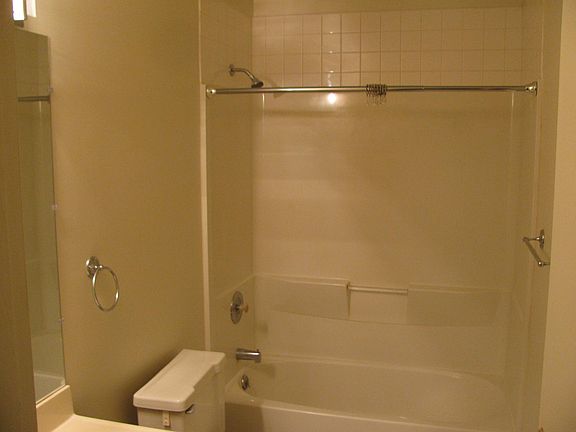 5th image of 8490 Bennett Dr
