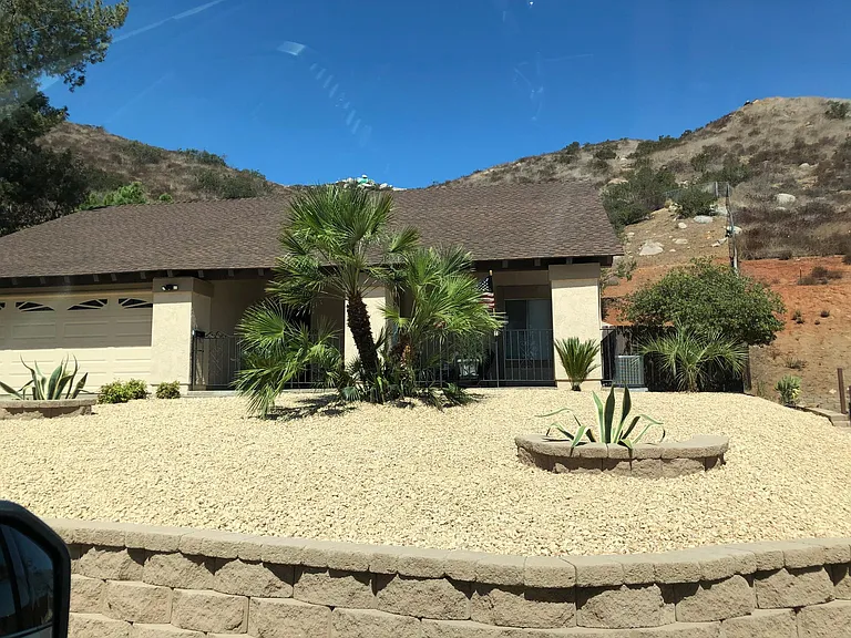 10431 Santana St — Photo 5