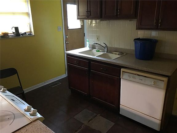 5th image of 10635 Kelly Ct