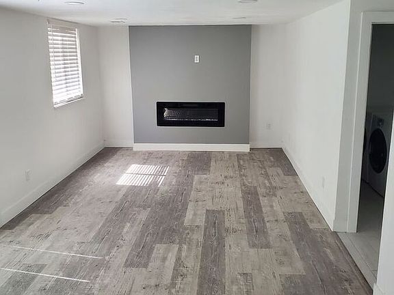 3rd image of 7872 W 84th Ct