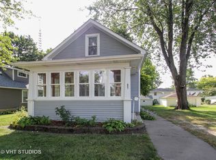 621 E Jackson St, Morris, IL 60450
