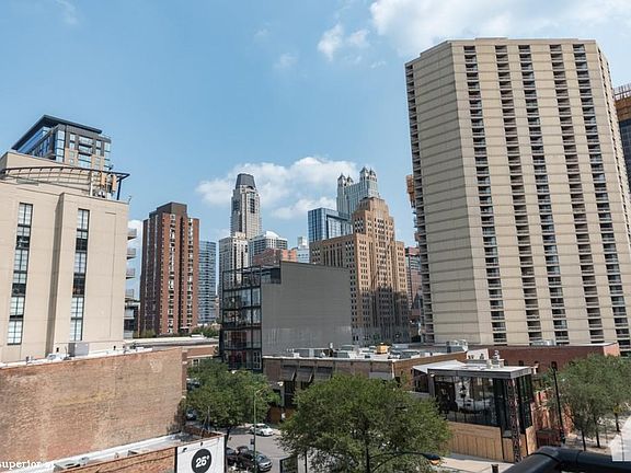 4th image of 101 W Superior St #1811
