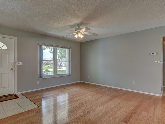 3rd image of 121 Stafford Dr