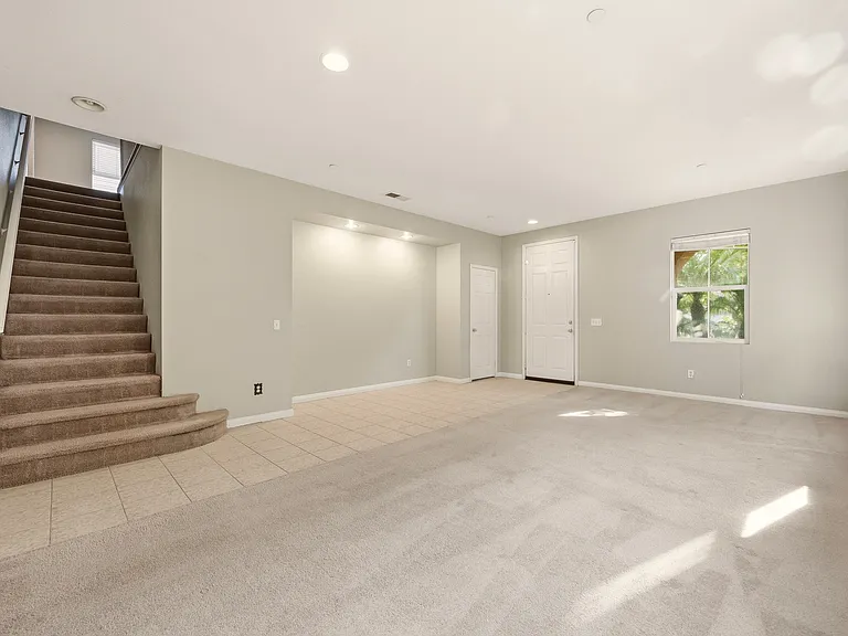 1728 Edmon Way — Photo 5