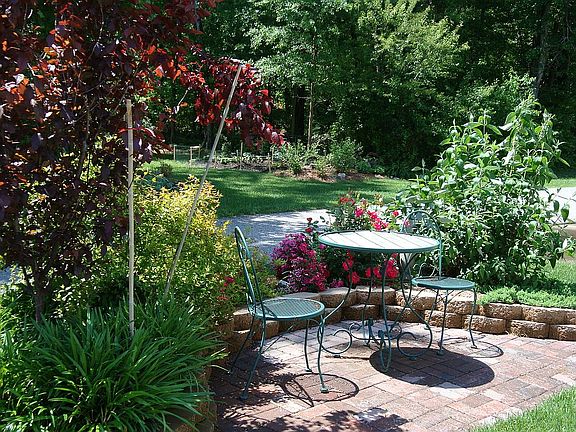 Bistro Area in Front Yard