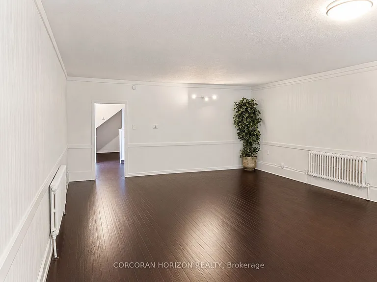 20407 Leslie St — Photo 12