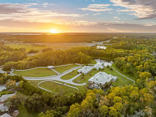 3225 Keystone Rd, Tarpon Springs, FL 34688