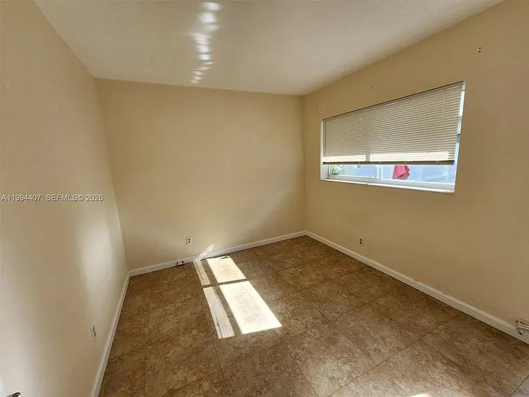 1878 NE 46th St #C2 — Photo 8
