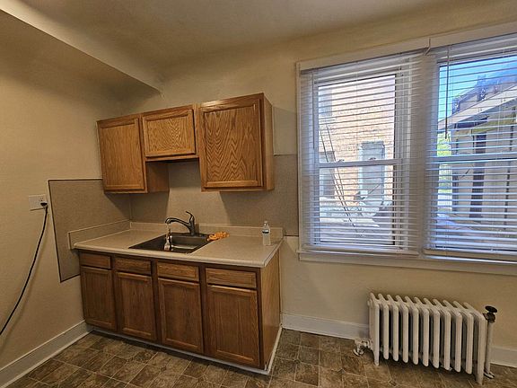 5th image of 806 N Main Oval #202