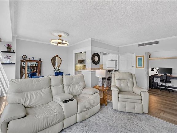 5th image of 333 W Meyer Blvd APT 714