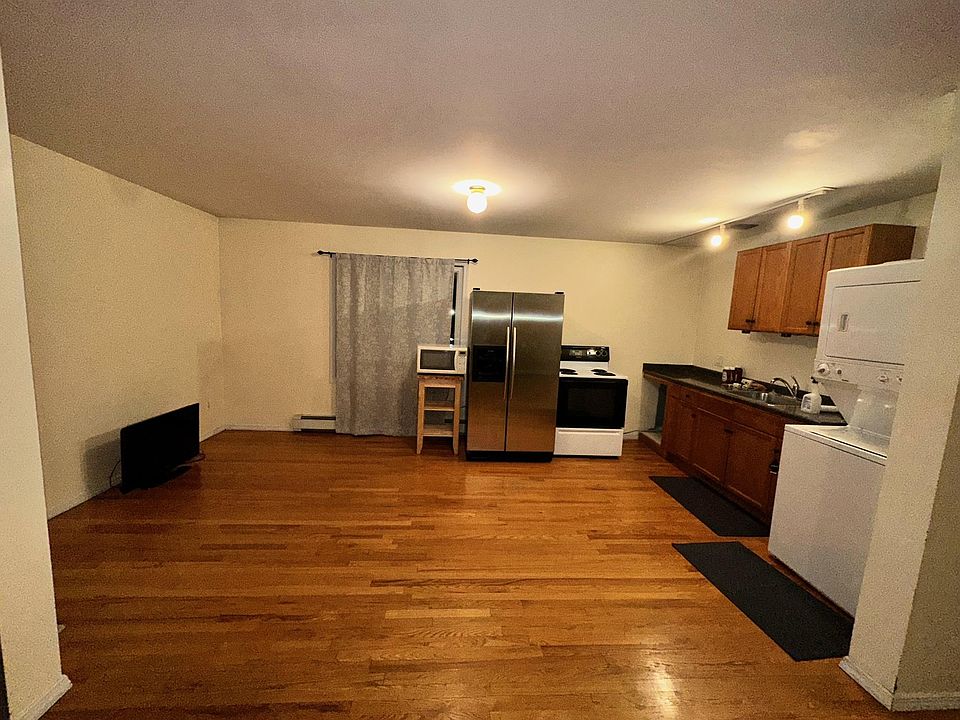1st image of 709 E Meadow Ave