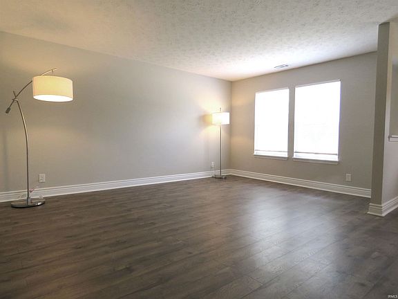 4th image of 100 Trowbridge Dr