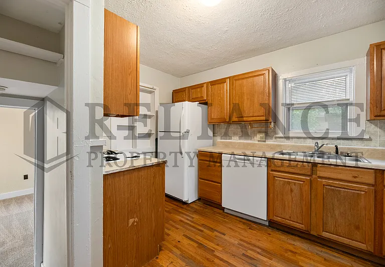 1710 W 1st St N — Photo 13
