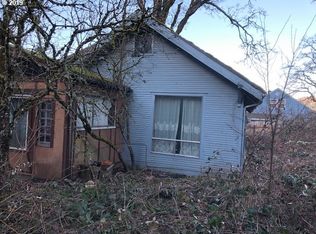 215 SW Benson Ave, Cascade Locks, OR 97014