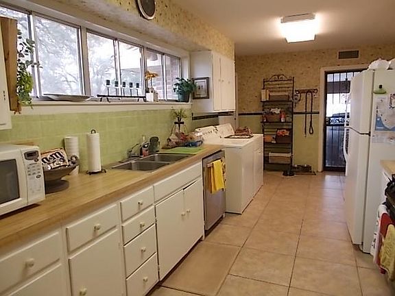 5th image of 2033 Plantation Dr