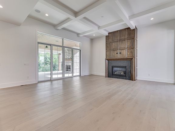 3rd image of 10880 Dartmoor Ct