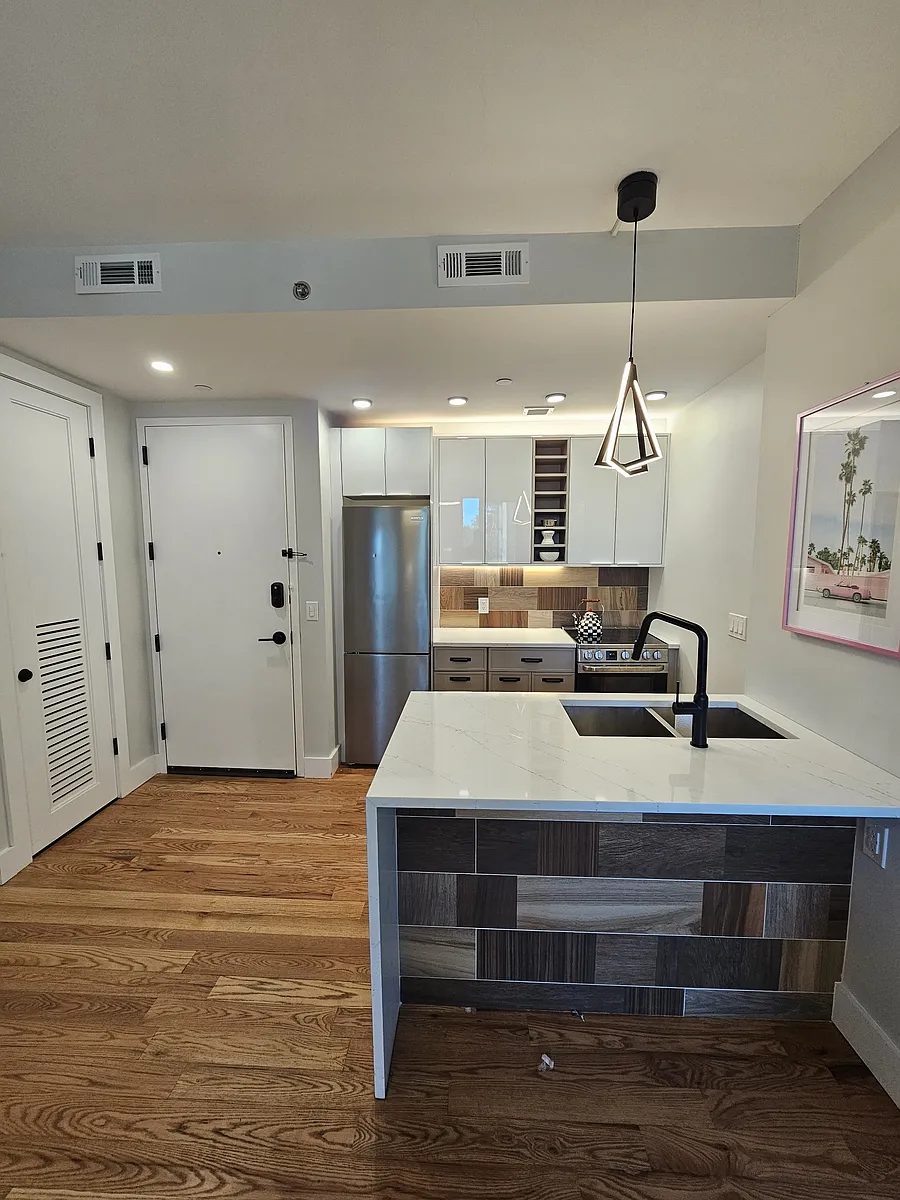 Building Photo - 2108 Avenue P #201