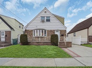 8268 Little Neck Parkway, Glen Oaks, NY
