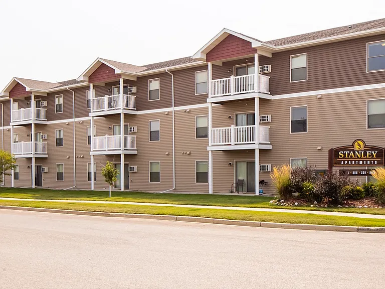 Stanley Apartments — Photo 22