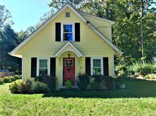 56 Lynn Rd, Ivoryton, CT 06442