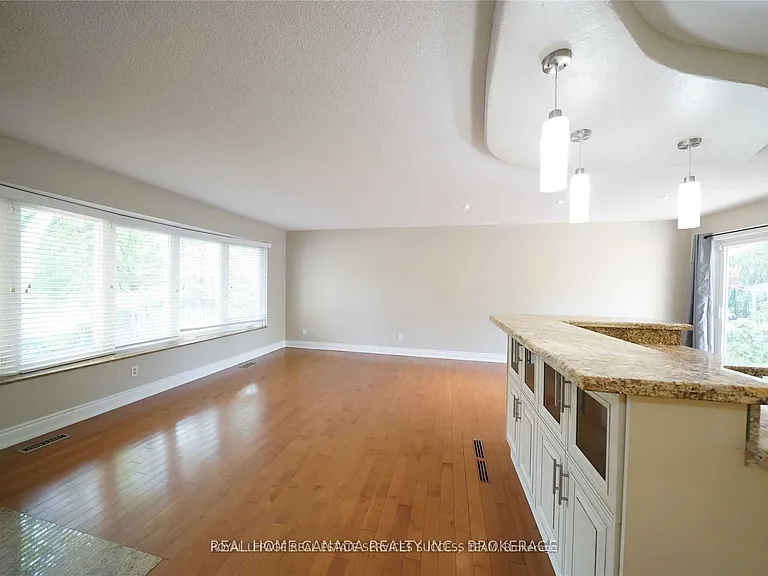 1195 Holton Heights Dr — Photo 8