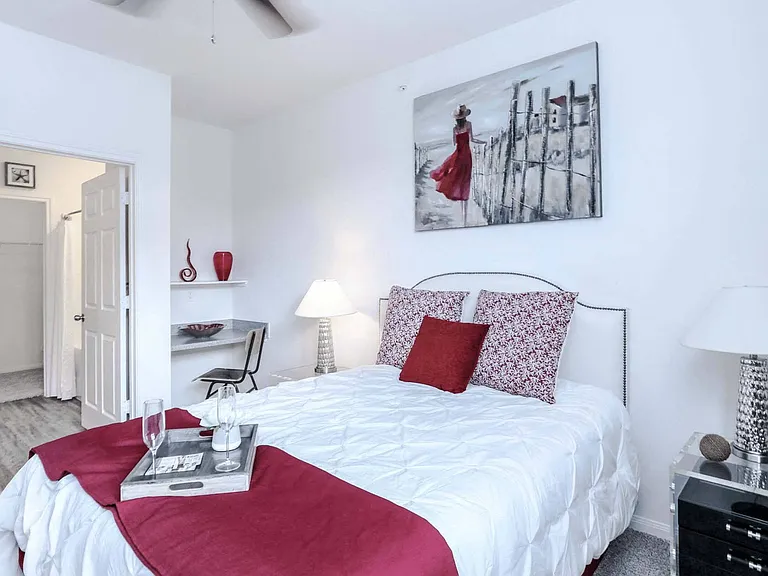 The Cove Apartments — Photo 7