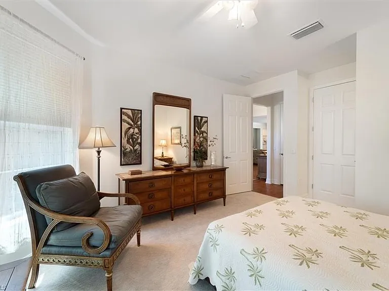 6140 Victory Dr — Photo 16