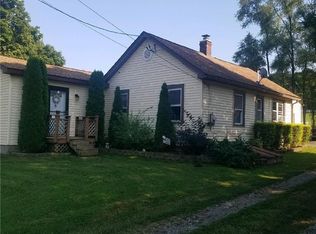 8542 East Ave, Gasport, NY 14067