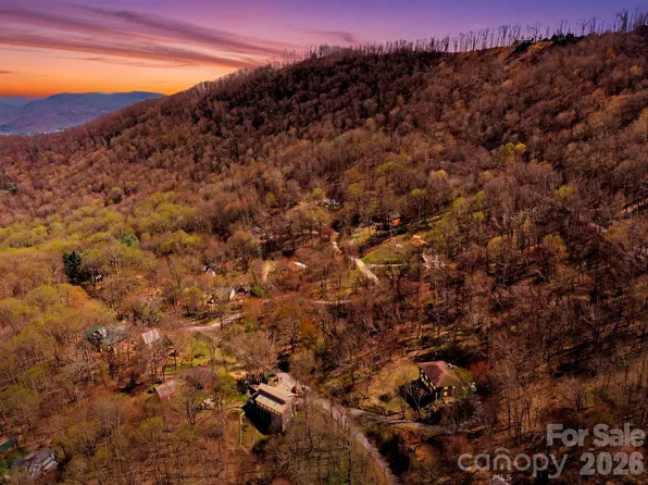 210 Apple Creek Rd, Waynesville, NC 28786