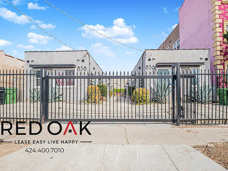 836 N Van Ness Ave #A — Photo 16