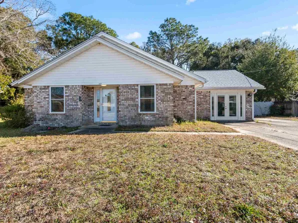 7472 Sandy Creek Dr, Pensacola, FL 32506