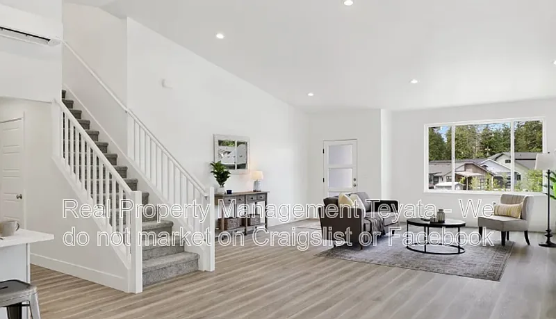 4 bed, 2.5 bath, 2116 sqft, $3,200 — Photo 4