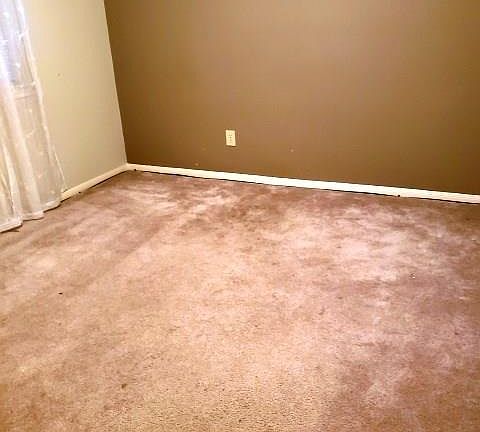 5th image of 5907 Red River Dr