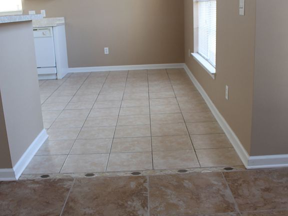 eating area in kitchen