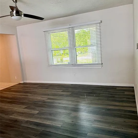 2419 Wells Ave — Photo 12