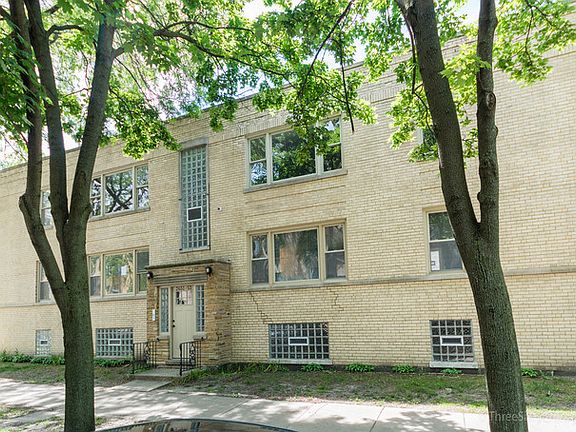 4th image of 2653 W Rosemont Ave APT 1W