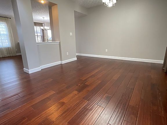 4th image of 1086 Amherst Blvd