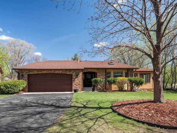 485 Mackubin Cir, Shoreview, MN 55126