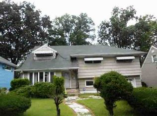 143 Voorhees St, Teaneck, NJ 07666