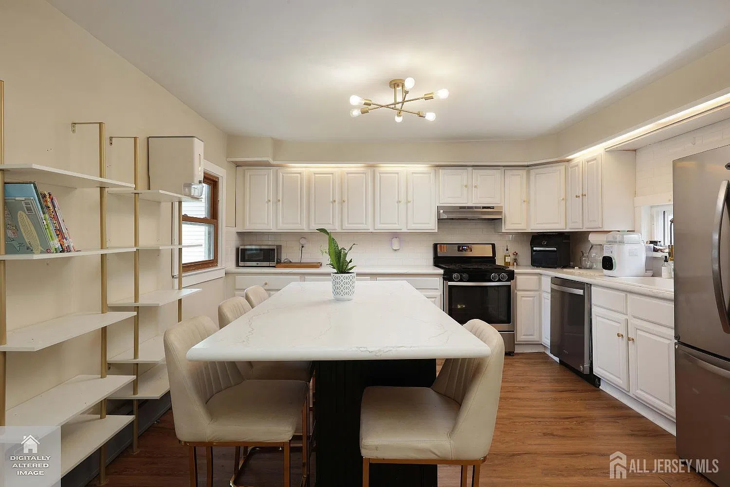 2 bed, 1.0 bath, 1068 sqft, $2,800 — Photo 4