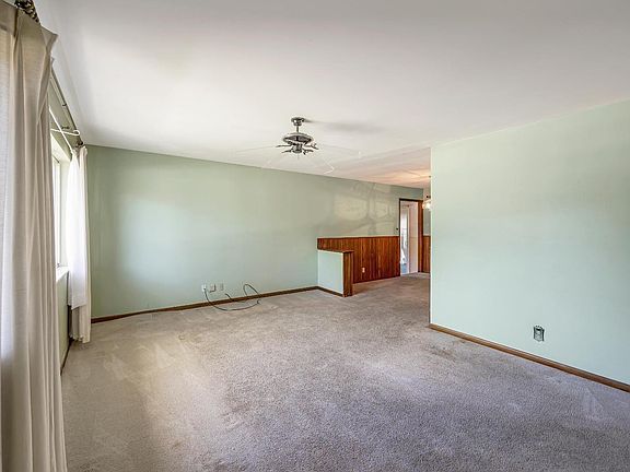 3rd image of 124 Whisman Dr