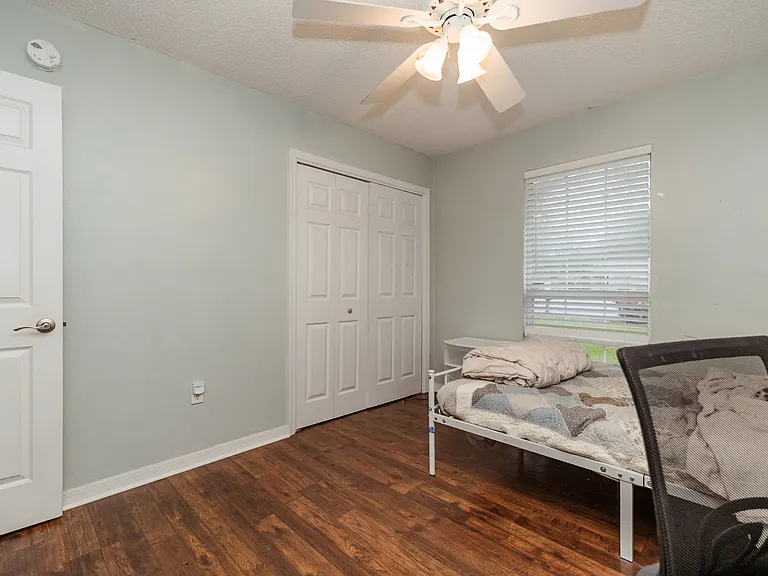 425 Whirlaway Ct — Photo 25
