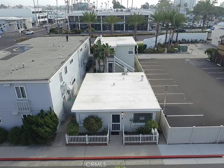 522 Clubhouse Ave — Photo 2