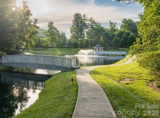 99999 Carriage Crest Dr, Hendersonville, NC 28791