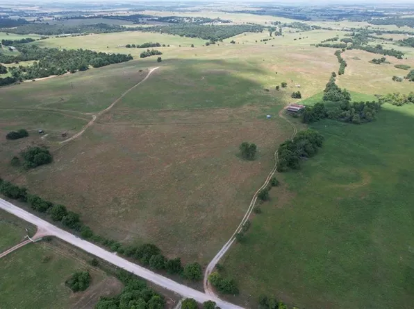 Cs 2720 Rd, Cement, OK 73017