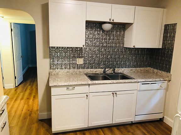4th image of 44 N Glenwood Ave #B