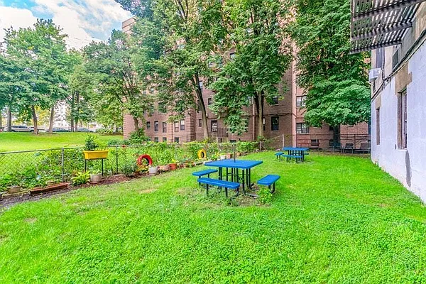 Rented by Jeffrey Erskine, LREB | media 19