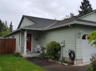 33881 Columbia Ave, Scappoose, OR 97056
