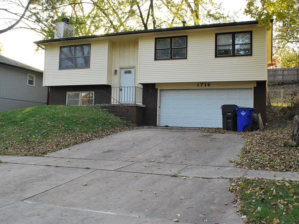 2nd image of 1714 Woodside Ct NW