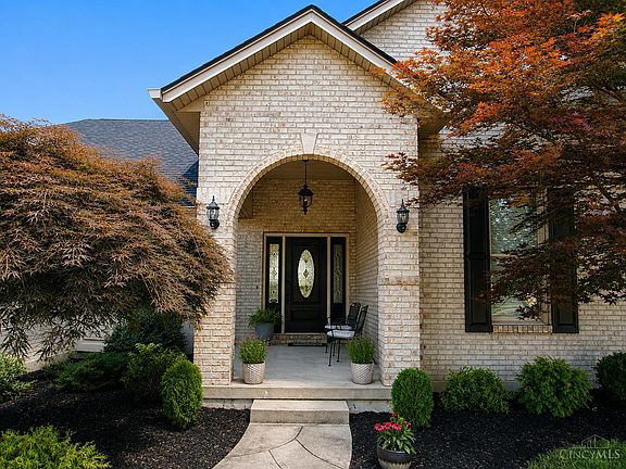 3rd image of 12 Brittany Ct